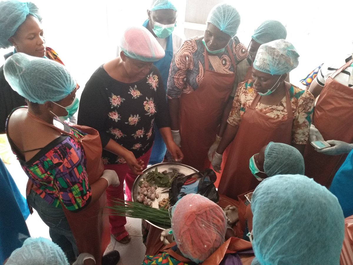 arome_alfa's tweet photo. Spicing of the fish for Processing.
Items are 
Ginger 
Galic
Lemon grass 
Pounded nd mixed together in warm water 

#ENABLETAAT18 #TAATAquaculture @IITAYOUTHAGRIP
@Taat_Africa 
@IITA_CGIAR 
@Bucheve 
@ifedayoibironke 
@AfDB_Group 
@WorldFishCenter
@olaniyiajibola7 
@BawaGift https://t.co/wFlME6lNbD
