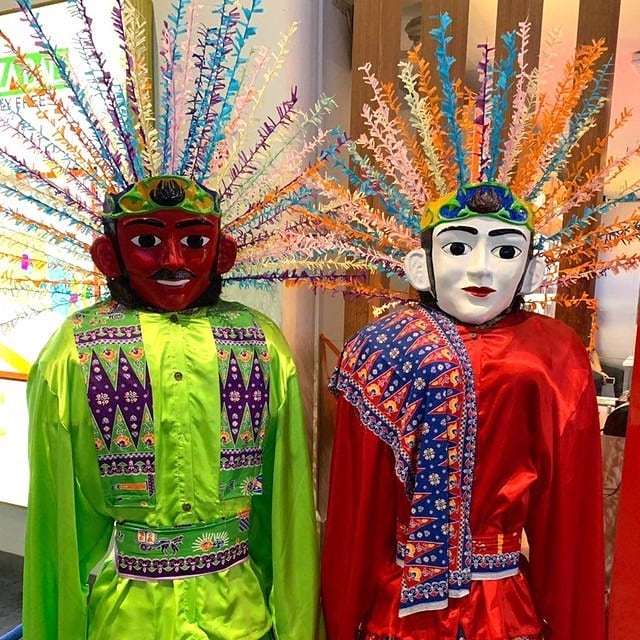 talaalamuddin's tweet photo. Brains in full bloom πΈπΌπΉ #TOTALLYgrowing #TOTALLYmindful #branchbuddies #BFF #TALAtravels #Jakarta #talasnaps #statuesmiles #TOTALLYcolourful #TALA #TotallyTALA #getinspired #riserockrepeat https://t.co/4O8RB3Sx82 https://t.co/zXoPewnhjv