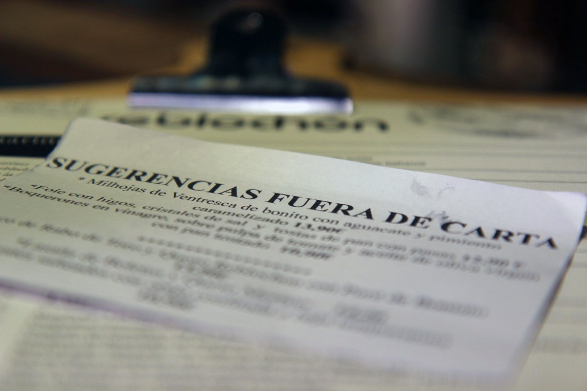 Si vas a venir a vernos y quieres degustar nuestros productos, échale también un vistazo a nuestras sugerencias "fuera de carta" ... ¡Te van a sorprender!

#ElReblochón #Montecarmelo #ClaraDelRey #Ultramarinosilustrado