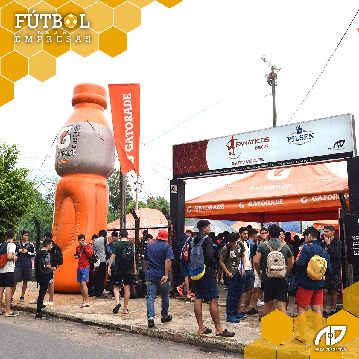 AreaDeportivaPy's tweet photo. Algunas imágenes de todo lo que pasó en el Torneo Gatorade 5v5 ⚽🙌🏽 en donde los chicos compiten por un lugar para ir a la Final de la Champions League 2019.🏆 https://t.co/1MShZarHdt