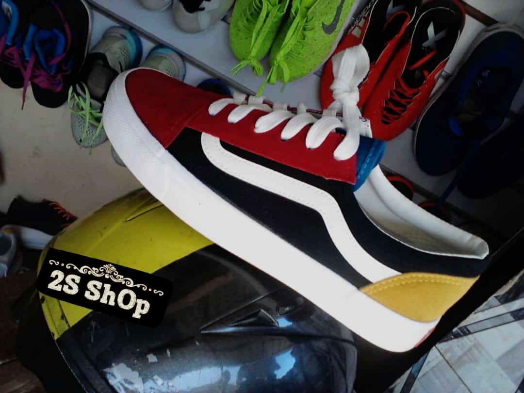 Sadikh_Shoes's tweet photo. Nouvelle collection de shoes chez 2S_Shop.
Marche Colobane Dakar.
Prix: entre 20.000 &amp; 30.000.
Et la livraison est gratuite partout au SENEGAL. 
Tel: (+221) 77 586 85 55/ 78 012 92 88 https://t.co/Tae4GAWgRU
