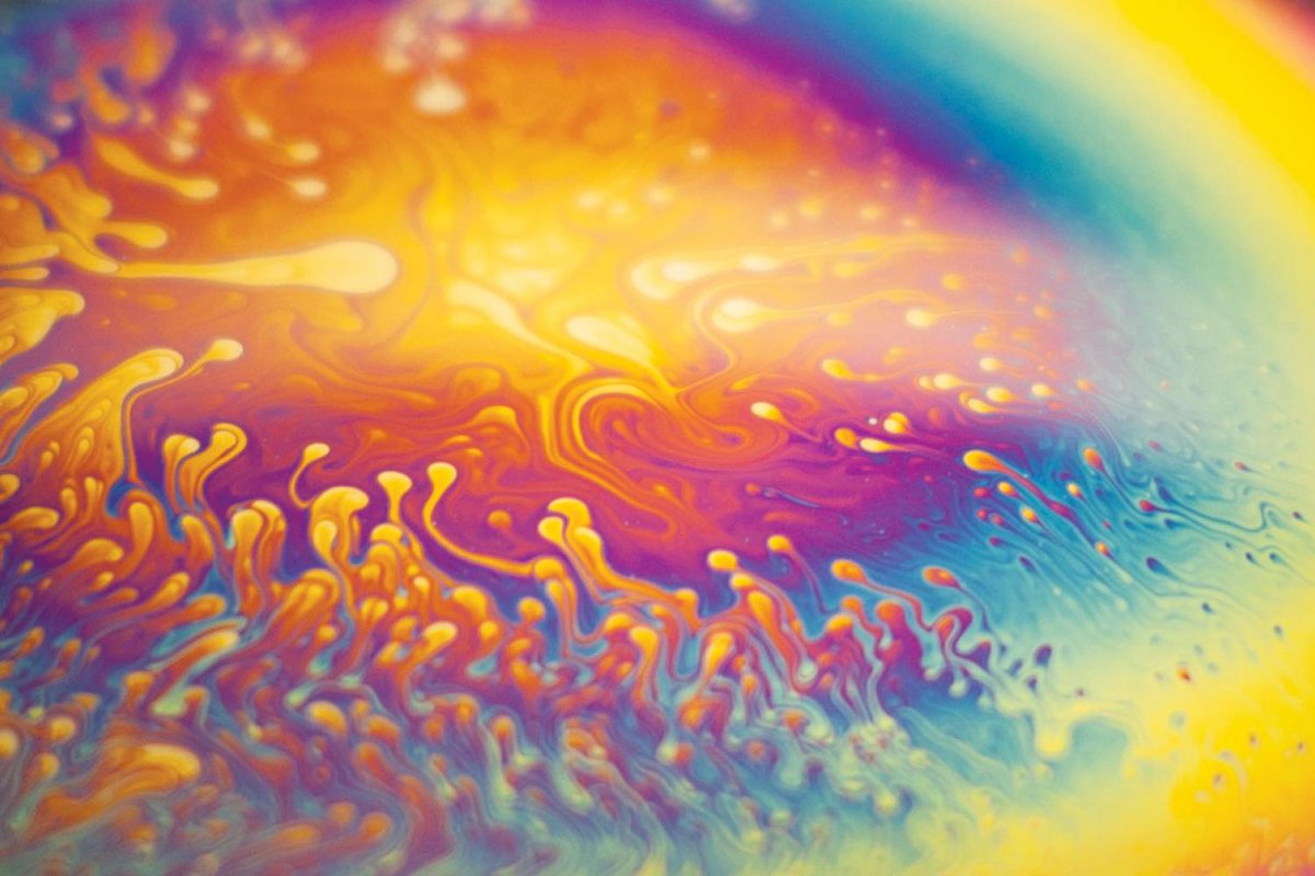 CUBoulderAlumni's tweet photo. These striking images are created using surprisingly ordinary things: soap bubbles, water spattering off a spoon, mirrors. Flow Visualization is a wildly popular @CUBoulder class encouraging students to find the unexpected beauty in the natural world: https://t.co/eRLin2lNzC https://t.co/aEg4GO2ryN