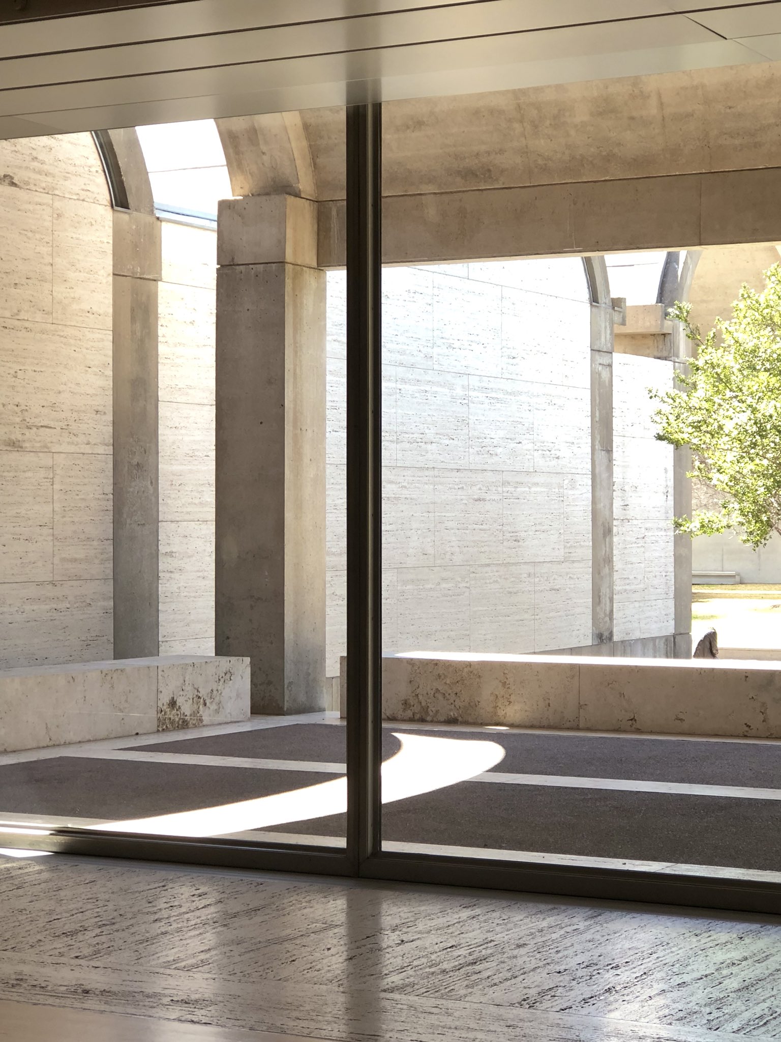 Sou Fujimoto 藤本壮介 در توییتر ポートランド 朝 昨日はフォートワースでキンベル美術館を再訪 4度目 とても良かった そして隣に建つ安藤さんのフォートワース現代美術館もとても良い 前回来た時には見えなかったものが見えてくる楽しさ