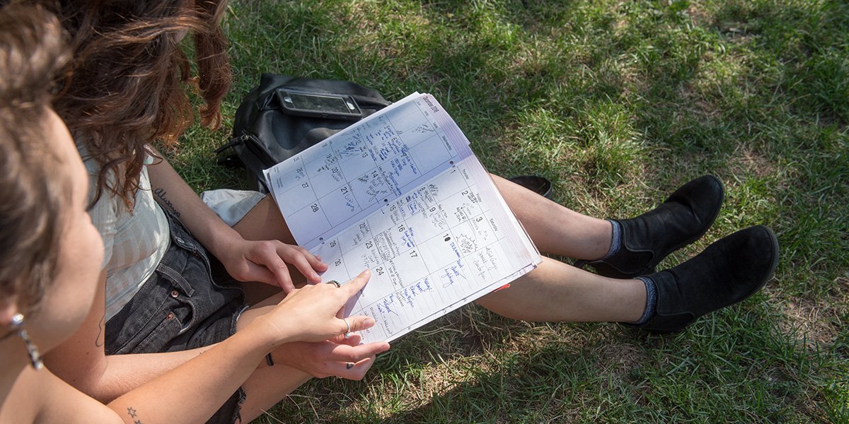 ECprofstudies's tweet photo. Make the most of your summer plans @EmersonCollege! Take an #OnlineCourse or attend classes at the #Boston campus in #AppDevelopment, #Filmmaking, #Marketing and more. Learn more about #EmersonCollege &amp; register at: https://t.co/f7xU4zWroj https://t.co/S8rnVsqAcY