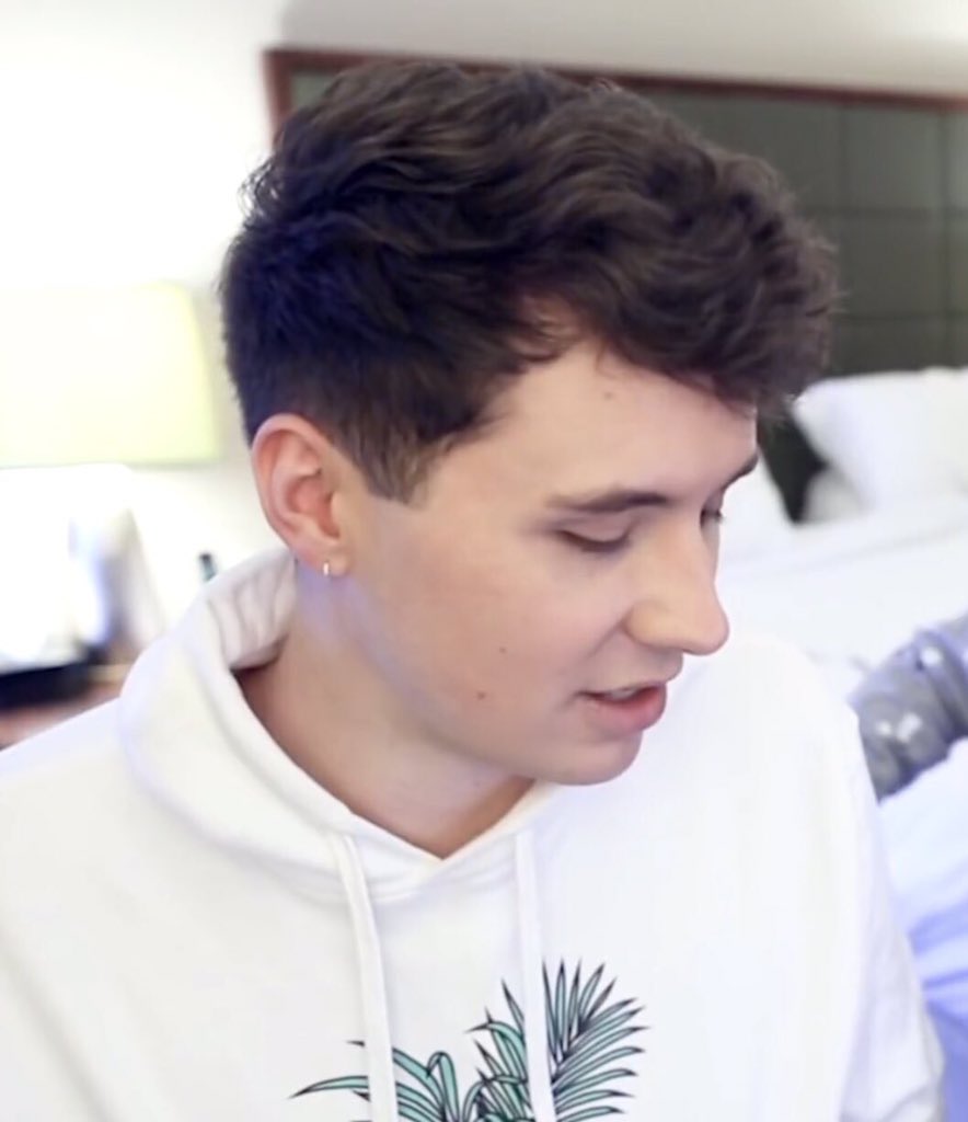 bookmarklester's tweet photo. dan in white is a special kind of soft https://t.co/yFgZhvsU5g