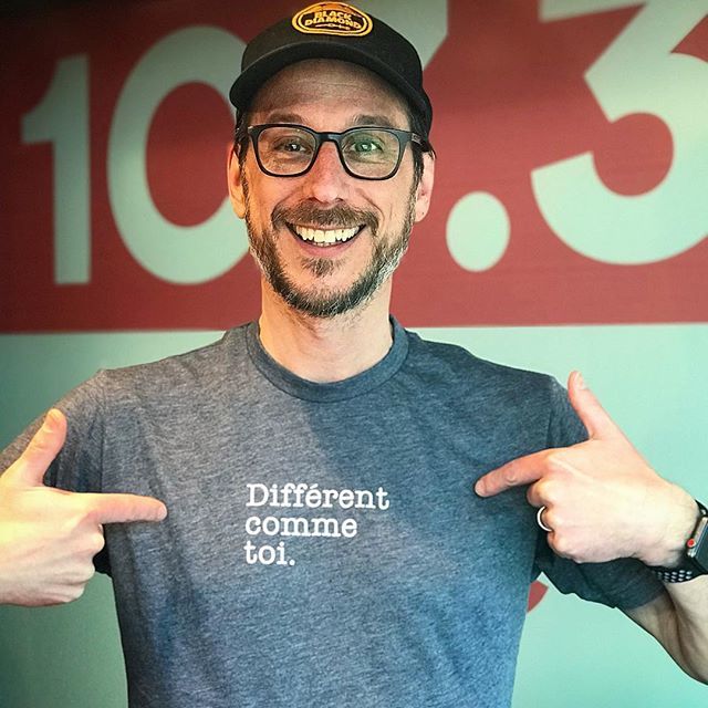 En plus d’être doux comme s’il avait été fait en poil de Mika, il est vendu pour une cause magnifique! Garrochez-vous sur le site de la @fondationverolouis pour vous le procurez. #differentcommetoi ift.tt/2Y5YbF5