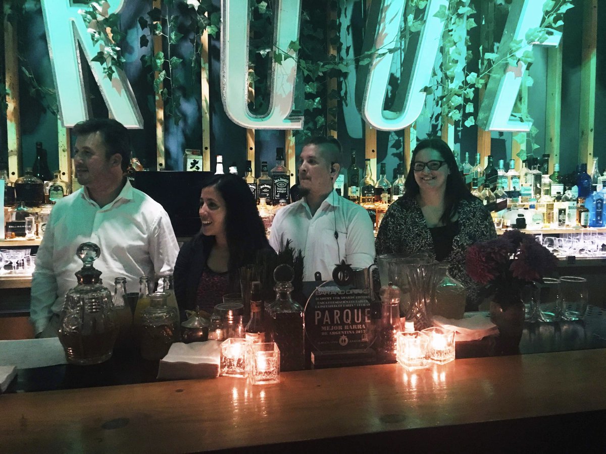 dacasoficial's tweet photo. El team de Dacas Argentina junto al de nuestros amigos de @Avaya_Latam en un encuentro de relacionamiento con el único objetivo de potenciar nuestro vínculo humano y nuestra relación comercial.
Muchas gracias, Avaya!
#dacas #avaya #avayapartners #tecnologia #parquebar https://t.co/H20Bxchhwh