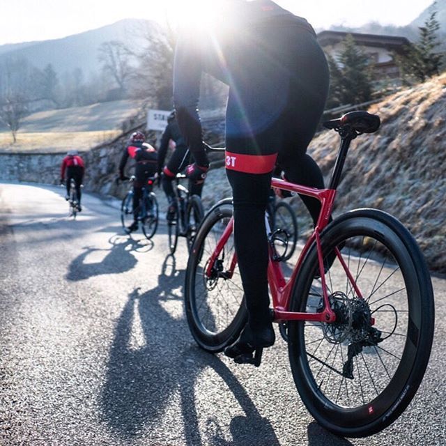 Rolling into the new week like 🚀
.
.
#3T #3Tbike #3Tstrada #MondayMotivation #1xdrivetrain #StradaTeam #ExploreCycling ift.tt/2CqHxqt