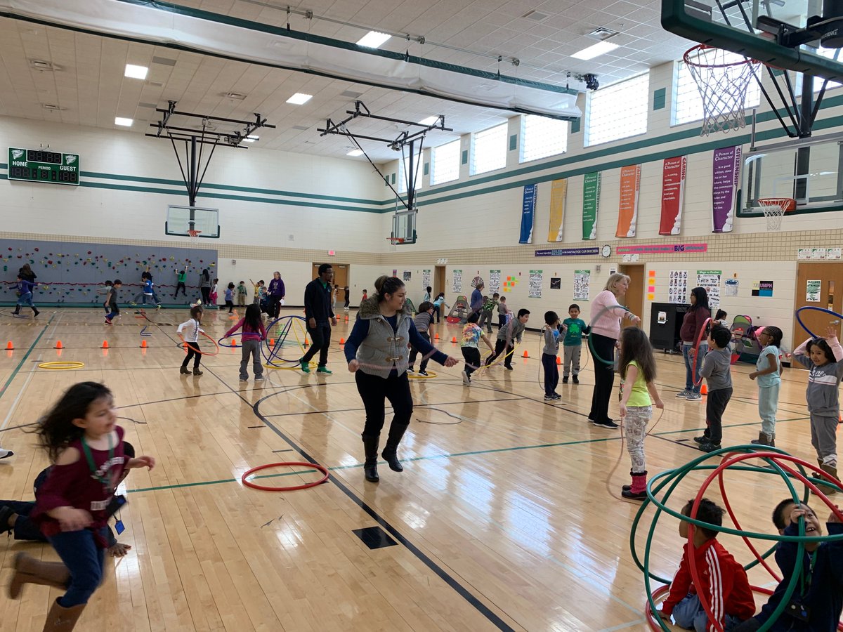 SLESTornadoes's tweet photo. We had a great day, Friday, celebrating #BeReadyBeSafeBeKind! 
Thanks for everyone for helping make it a day to remember! 
#SLChangeMakers #ThePowerofPositivity https://t.co/uIErYuskBT