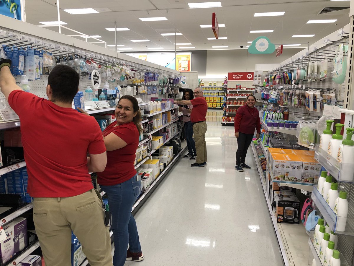 Teaching and training(Fill, Zone, Scan) So proud of TL Perla for owning the end to end mentality and elevating her team. #endtoend #T1912 <a href="/megansmac/">Megan Kuiper</a> @BigDeal0704