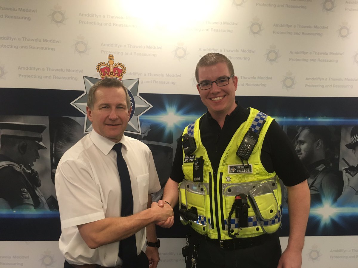 Good to speak to PC Richard Lloyd <a href="/gwentpolice/">Gwent Police</a> who is following in the footsteps of his grandfather and father and joining <a href="/swpolice/">South Wales Police</a> . Good luck Rich 👍👍