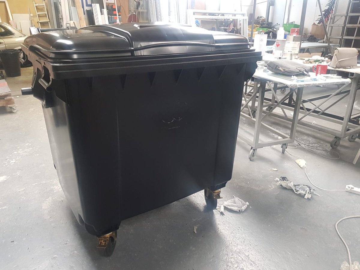 SSCoatings_'s tweet photo. Our Client hated her yellow bin...... so we sprayed it black! 😇
We do love a challenge in the SSC factory!

SSCoatings completes all kinds of spray work, so whatever your project contact SSCoatings for a quote! 01702 2000 50 or email sales@sscoatings.co.uk https://t.co/IQXeUS48Gu