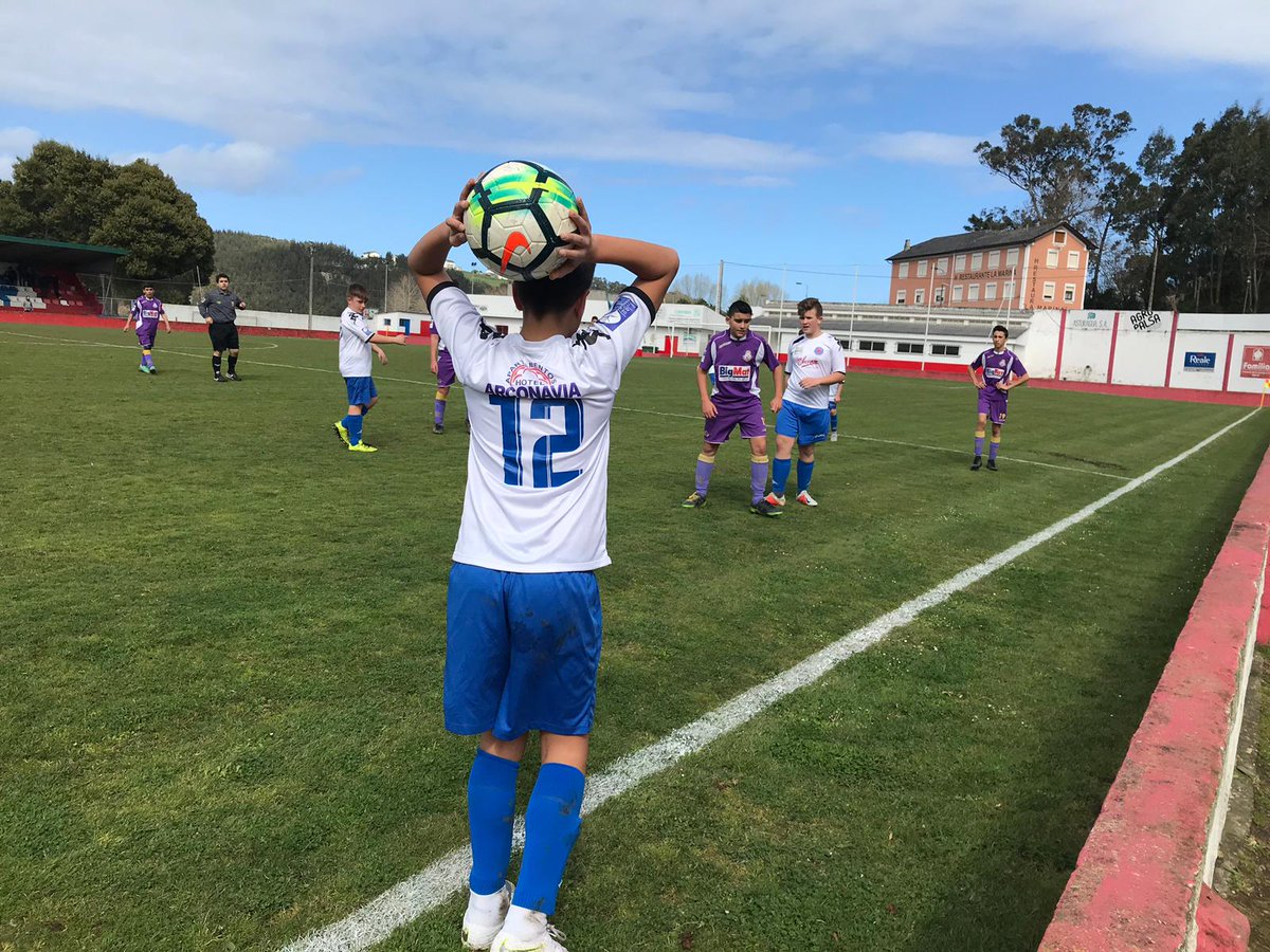cf_navia's tweet photo. Mientras el INFANTIL de la S.D. Navia 1914 volvió a sumar minutos en una temporada de mucho aprendizaje, más allá de lo futbolístico. 0-5 ante el Amigos de Soto F.S. Una semana más, reforzados por alevines. A ellos y a sus padres/madres solo nos queda agradecerles su compromiso. https://t.co/qxisht4JC9