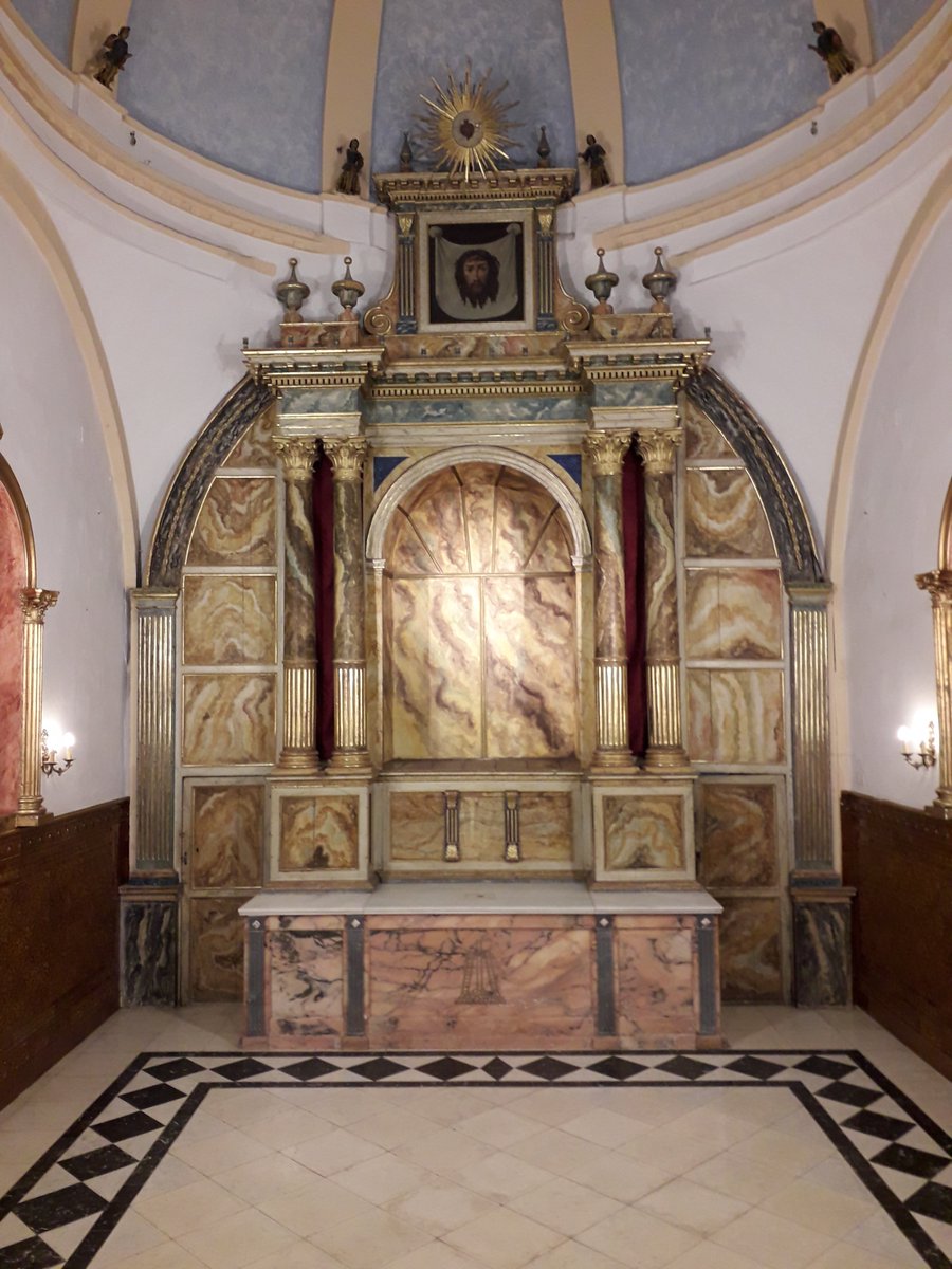 HdadSoledad84's tweet photo. ACTUALIDAD | 📌 Presentación y bendición de la restauración del retablo mayor de nuestra Capilla, realizada por Jorge Anillo. Mañana, 19 de marzo, a las 20:00 h. 

➡️➡️ https://t.co/GGLJINo03Z

#SiempreLaSoledad https://t.co/adaA6Rw4KR