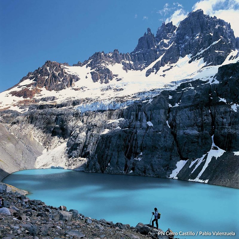 RutadeParques's tweet photo. El magnífico Cerro Castillo se eleva 2.318 metros sobre las comunas de Coyhaique y Río Ibañez, y en su alrededor se despliega un circuito de trekking que ha sido catalogado como uno de los más bellos de Chile. Descubre la ruta más hermosa del mundo en https://t.co/NoUi5OJUzv https://t.co/1zGWMz5xaa