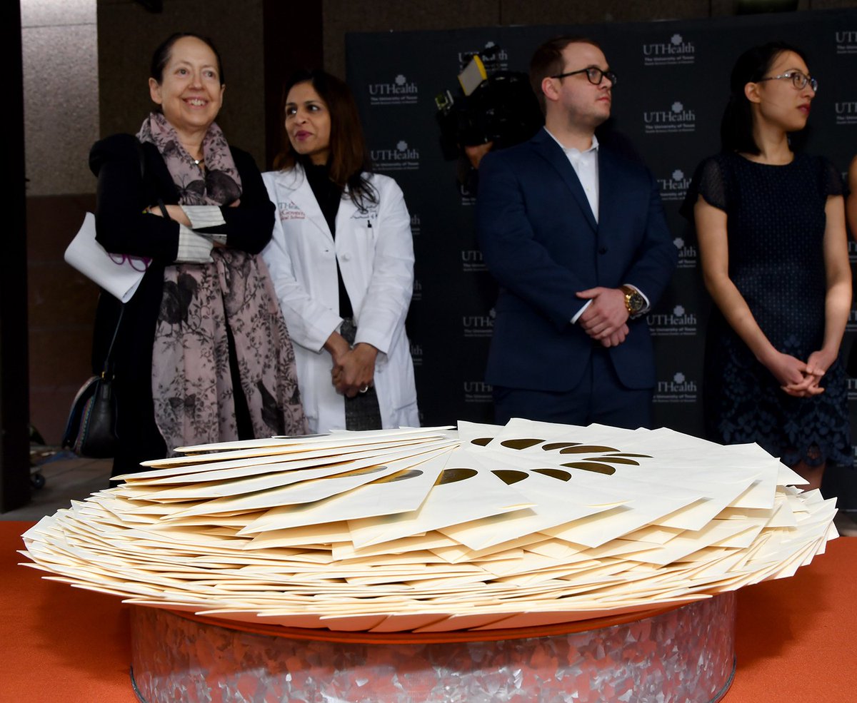 McGovernMed's tweet photo. Head over to our Facebook page and check out Friday's Match Day ceremony in photo form! #McGovernMedSchool #BuildingBetterDocs
📸 - https://t.co/cA6FWjF7X3 https://t.co/Nrm4mY8412