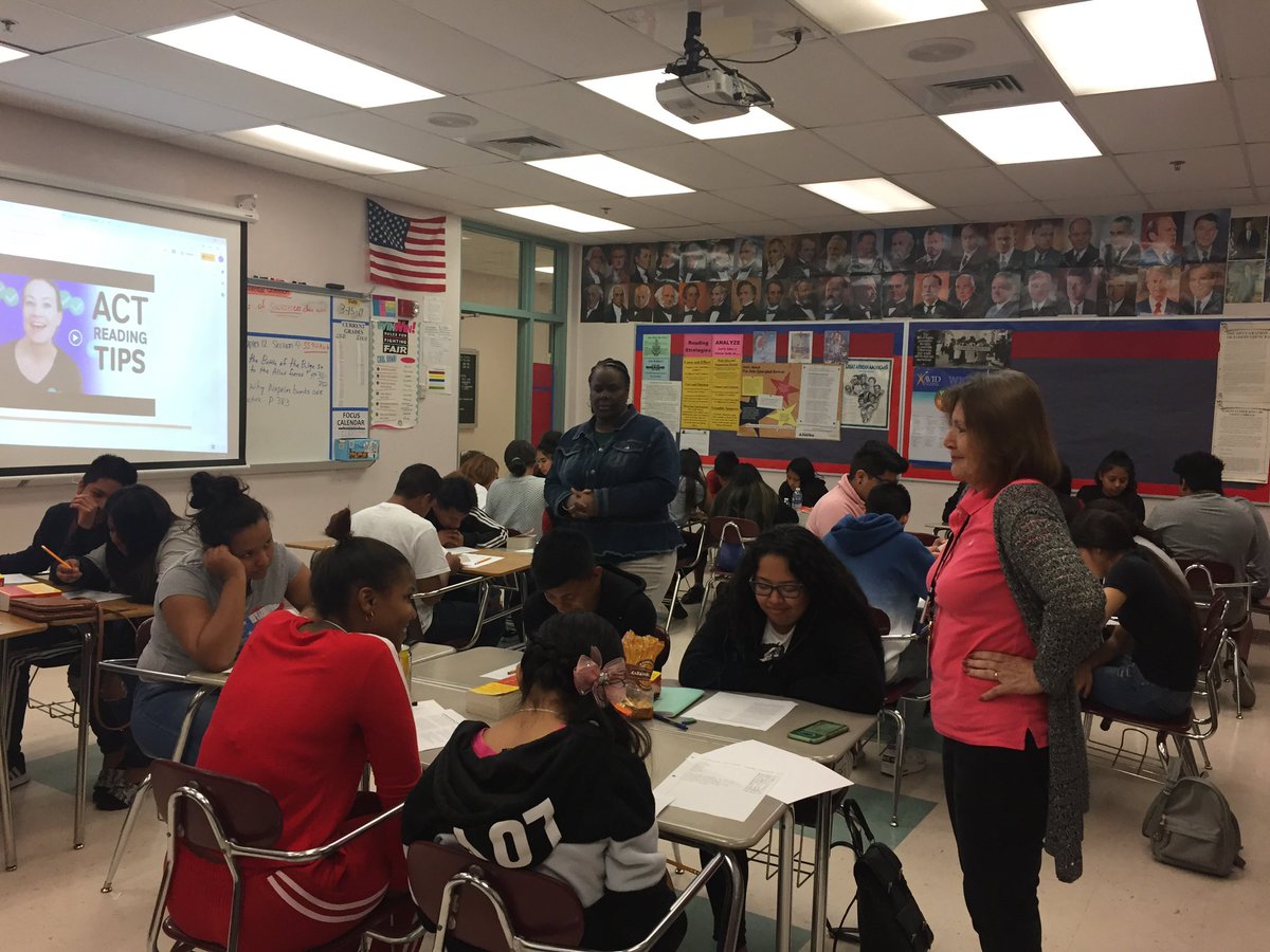 EsolPbc's tweet image. Spring Break is off to a successful &amp;amp; busy start for our ELLs! College Tour is underway w/sessions @fgcu &amp;amp; @USouthFlorida....and @LWCHSTrojans our team facilitates SAT/ACT boot camp #ELs_Can #nolimits #CollegeIsPossible