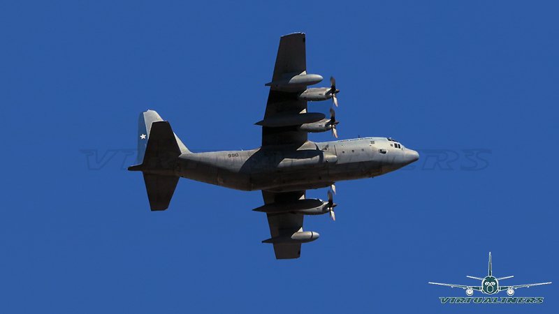 Lockheed C-130H Hercules, 990, flying over Santiago after the rehearsal of the FACH commemorative parade.

#AvGeek #SCEL #AMB #aviationphotography #SpottersChile #virtualiners #planespotting <a href="/avgeekyyz/">Plane Spotting</a> #FACh #Lockheed