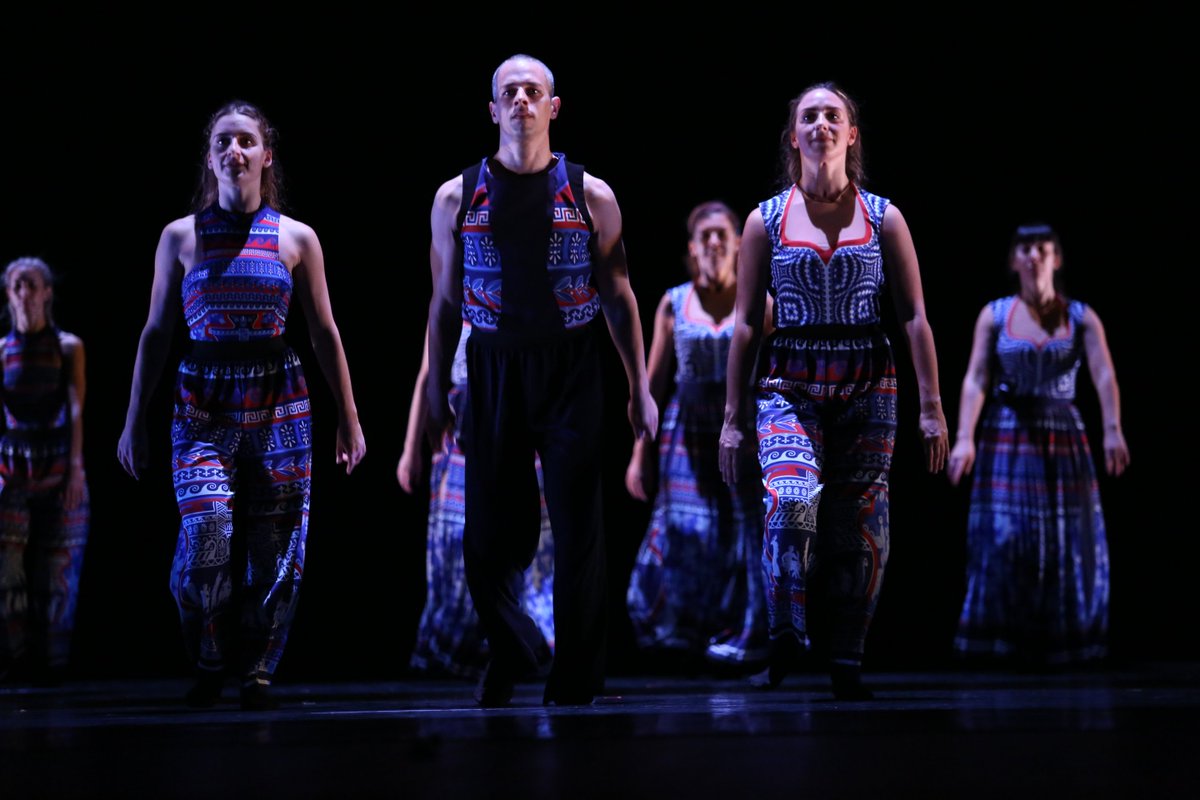 LucyWriters's tweet image. Another gorgeous review by Eirini Diamantouli of @RMaliphant &amp;amp; Vangelis' #TheThread performed @Sadlers_Wells. 

#TheThread 'honours and responds to the richness of Greek culture with a unique, modern choreographic &amp;amp; musical language'. 
Read in full here: bit.ly/2Y6c5qI