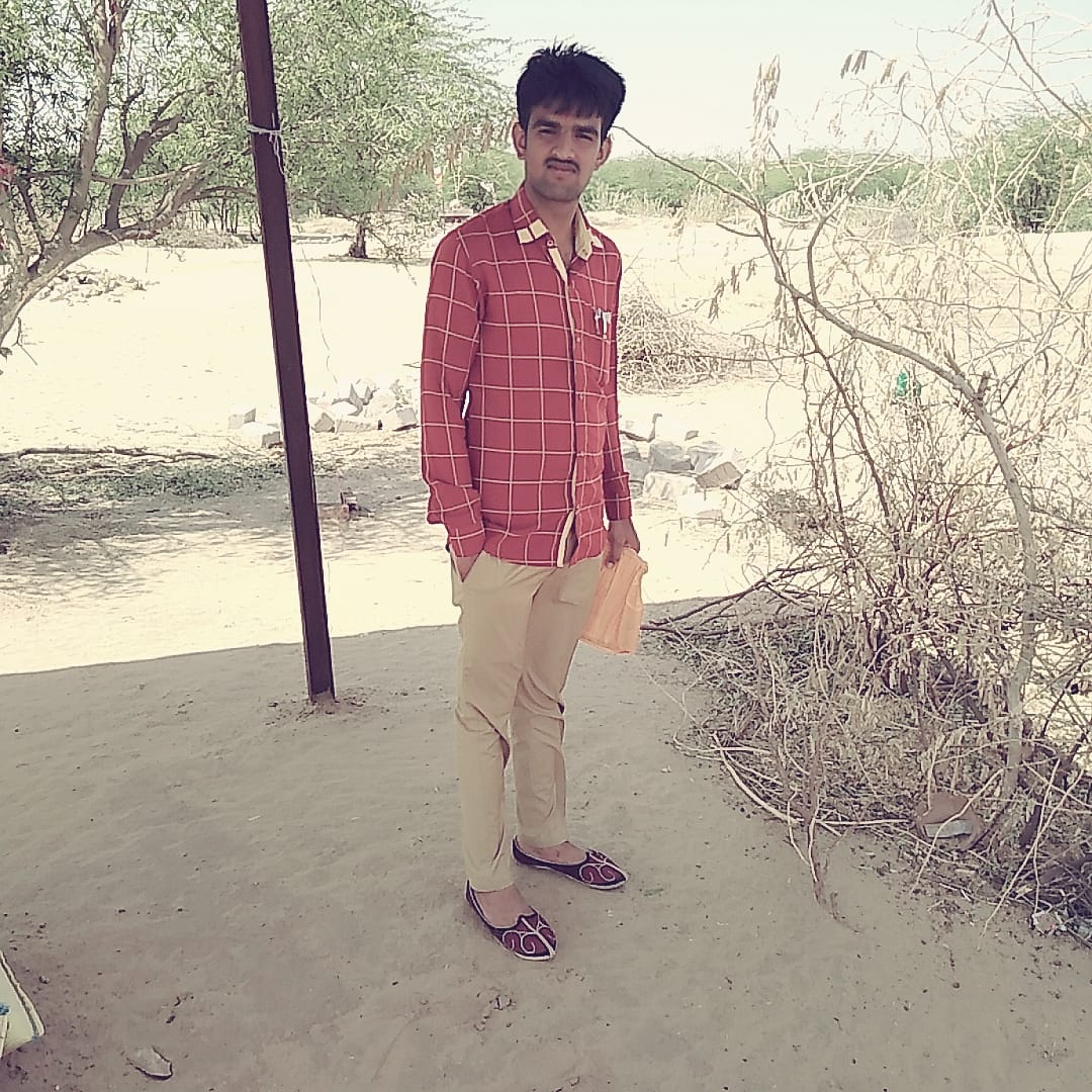 DALPATBJPSAYLA's tweet photo. देश के विकास में छोटा सा भागीदार हूँ....
हां मैं भी चौकीदार हूँ।
#MainBhiChowkidar
#ChowkidarPhirSe
#DALPAT #DEWASI #TURA #Hapur https://t.co/9jBbNw5AXD