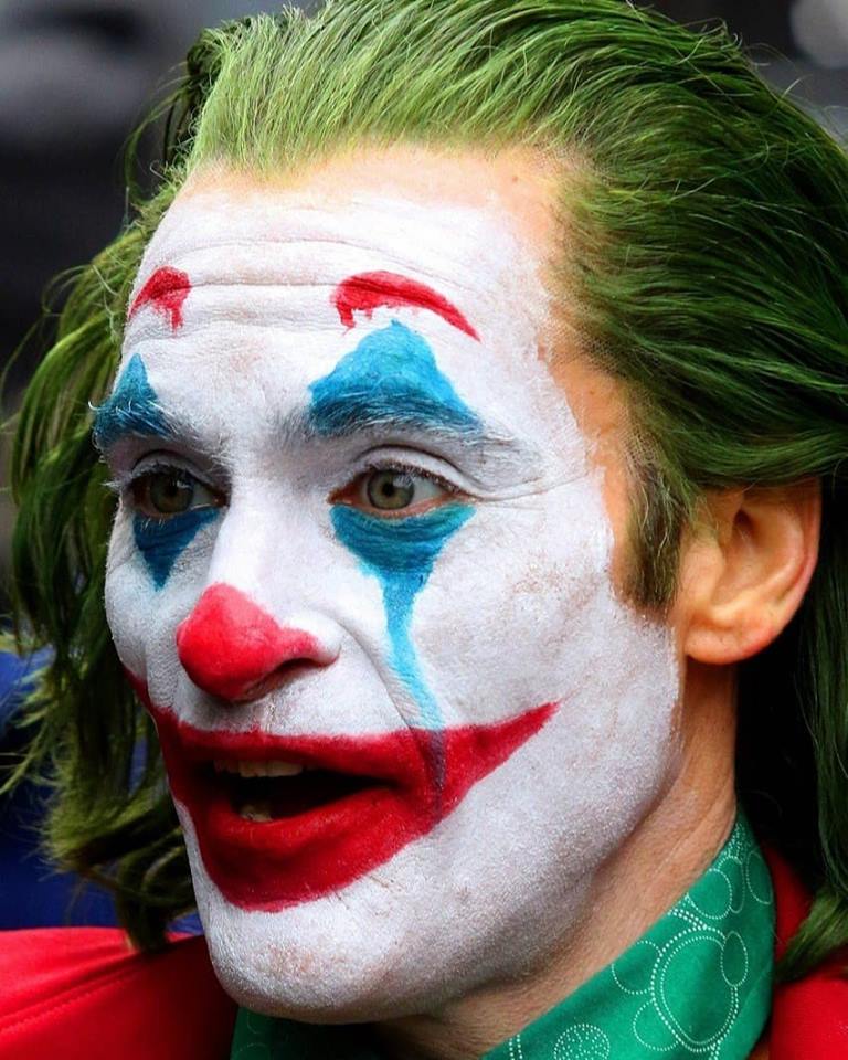 andrEESstrange's tweet photo. Según rumores el primer tráiler del #joker saldría en ABRIL 🙌
Sígueme en #instagram 😅↪️https://t.co/jz9sr29qg2
.
.
#dccomics #DCUniverse #netflixTitans #netflix #superman #Supergirl #arrowverse #TheFlash #Batman #robin #starfire #Raven #beastboy #WonderWoman #Aquaman #flash https://t.co/GzsMNhigI2