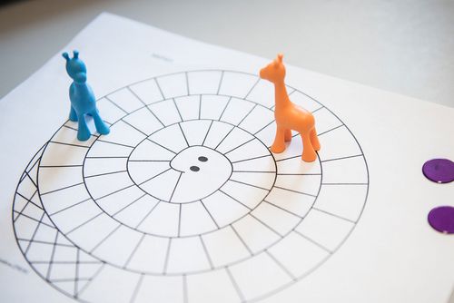 umtlSociete's tweet photo. Jouer à des jeux millénaires pour apprendre les mathématiques d’aujourd’hui https://t.co/y2LMUg8X23 https://t.co/iKSlNndVA4