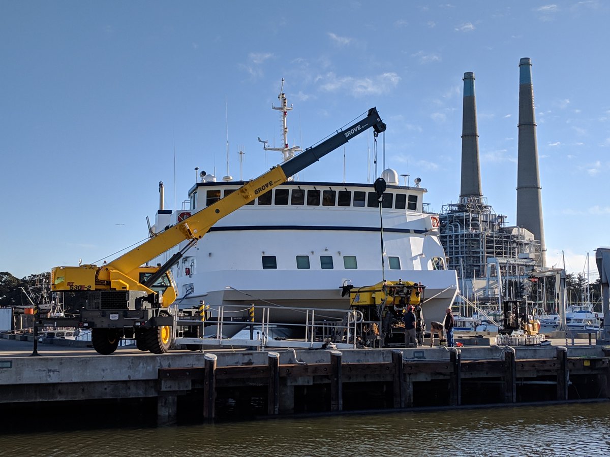 MBARI_News's tweet photo. Swapping tool sleds!  

Due to space restrictions inside the Western Flyer's moon pool, the #ROV pilots offload #ROVDocRicketts through the moon pool for a quick swim in the harbor, then onto the dock to change the sampling equipment for the next expedition. https://t.co/vwiphTTUXJ