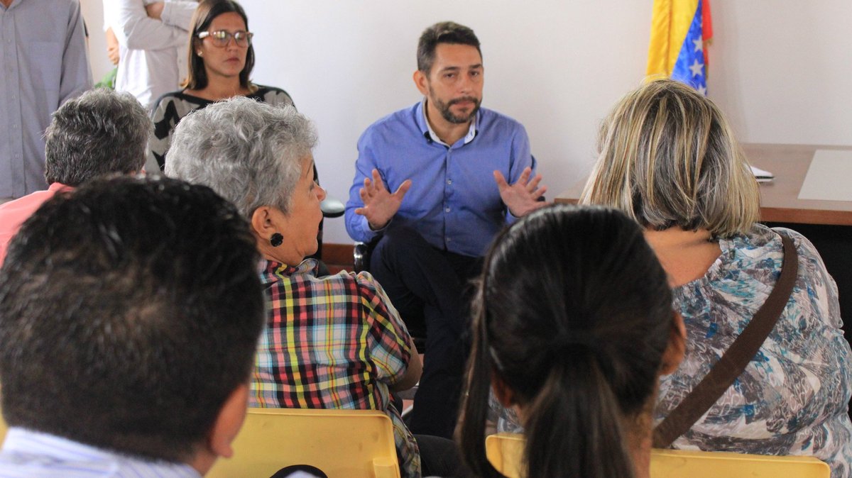 MaestraTuItera's tweet image. Compromiso y trabajo caracterizan la gestión del alcalde @farith15 quien atendió y escuchó a los vecinos informándoles que ha sostenido reuniones con @HIDROCAPITALca buscando alternativas para la mejora dl sistema de rebombeo de agua en el mcpio Carrizal
#PlanParaServiciosBasicos