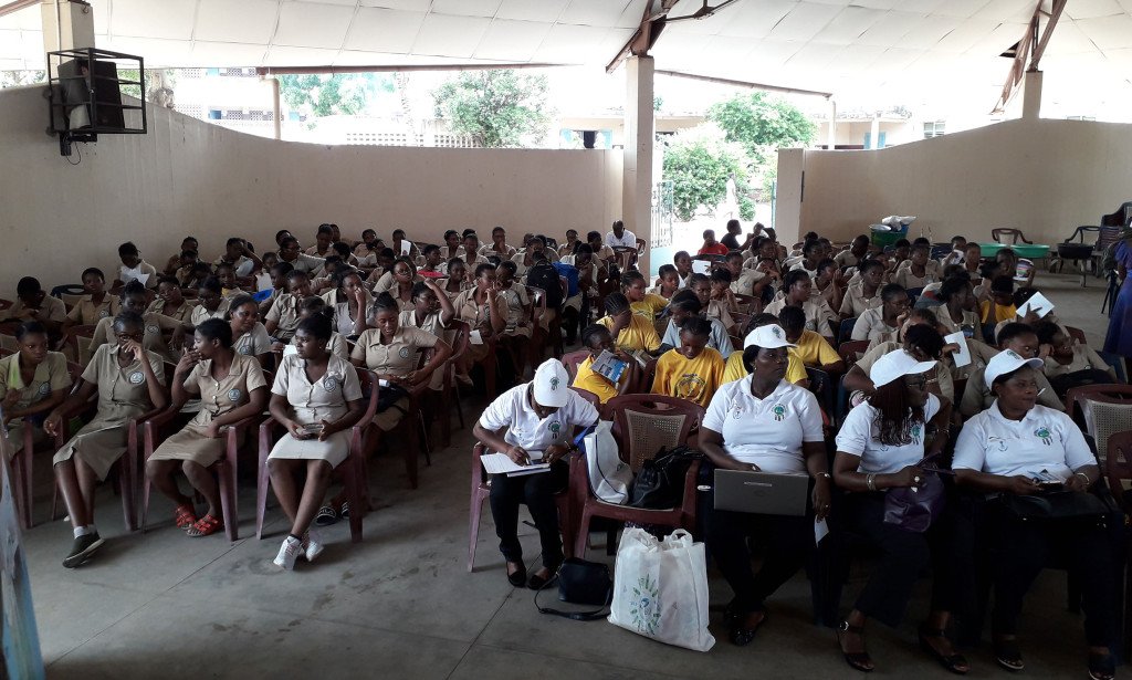 washjournalists's tweet photo. Célébration de la Journée internationale de la Femme : De jeunes collégiennes sensibilisées aux métiers de l’eau https://t.co/29PDLT1s5M https://t.co/adONQyu6Hc