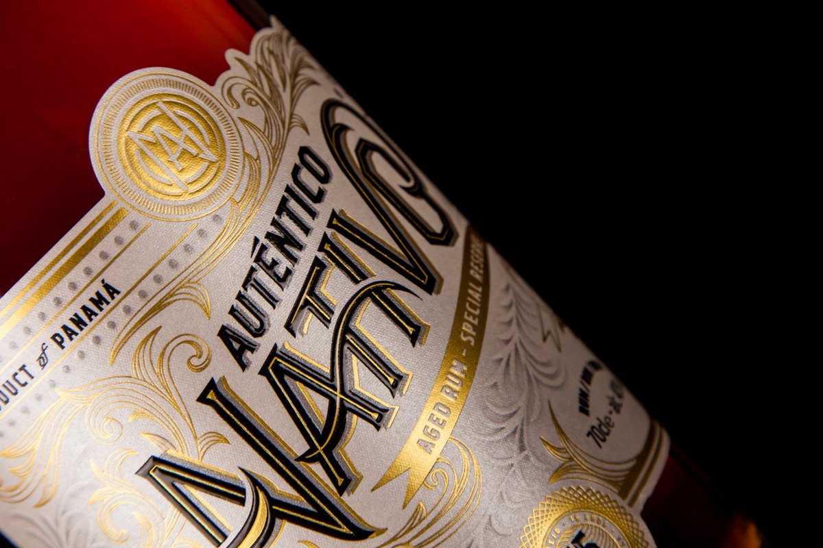 BPSGLASS's tweet image. From concept to finish product, another BPSGLASS project. 
AUTÉNTICO NATIVO is a collection of vintage rum. Produced in Panama, through a process of mixing and aging in Bourbon barrels.
bps.com.pa / info@bps.com.pa / +507 308 56 00