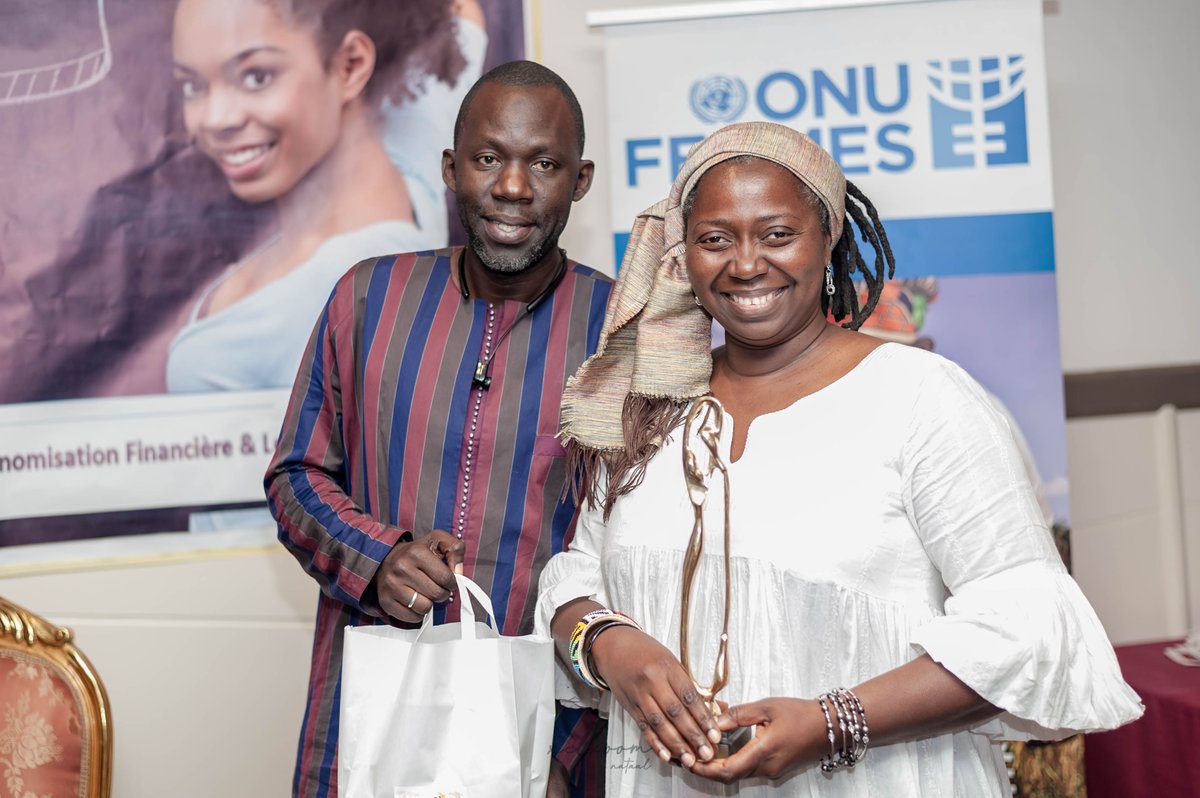 jeadercommunity's tweet photo. Quelques images de la remise des trophées à nos #Jigeenindeer de la #SWLC2019 (Mesdames Mariétou DIOUF @etounature, Fatou Kande SENGHOR, Fatou SARR @AloeTakhar, Mme @aminatousar) !
#Kebetu #Jeader #Kebetu #SunuODD #WomenOfException https://t.co/z12XjSKPtE