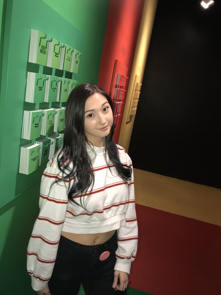 Happy birthday to the beautiful <a href="/giannamoyer/">gi</a> 💜💜 we hope you have the best day!