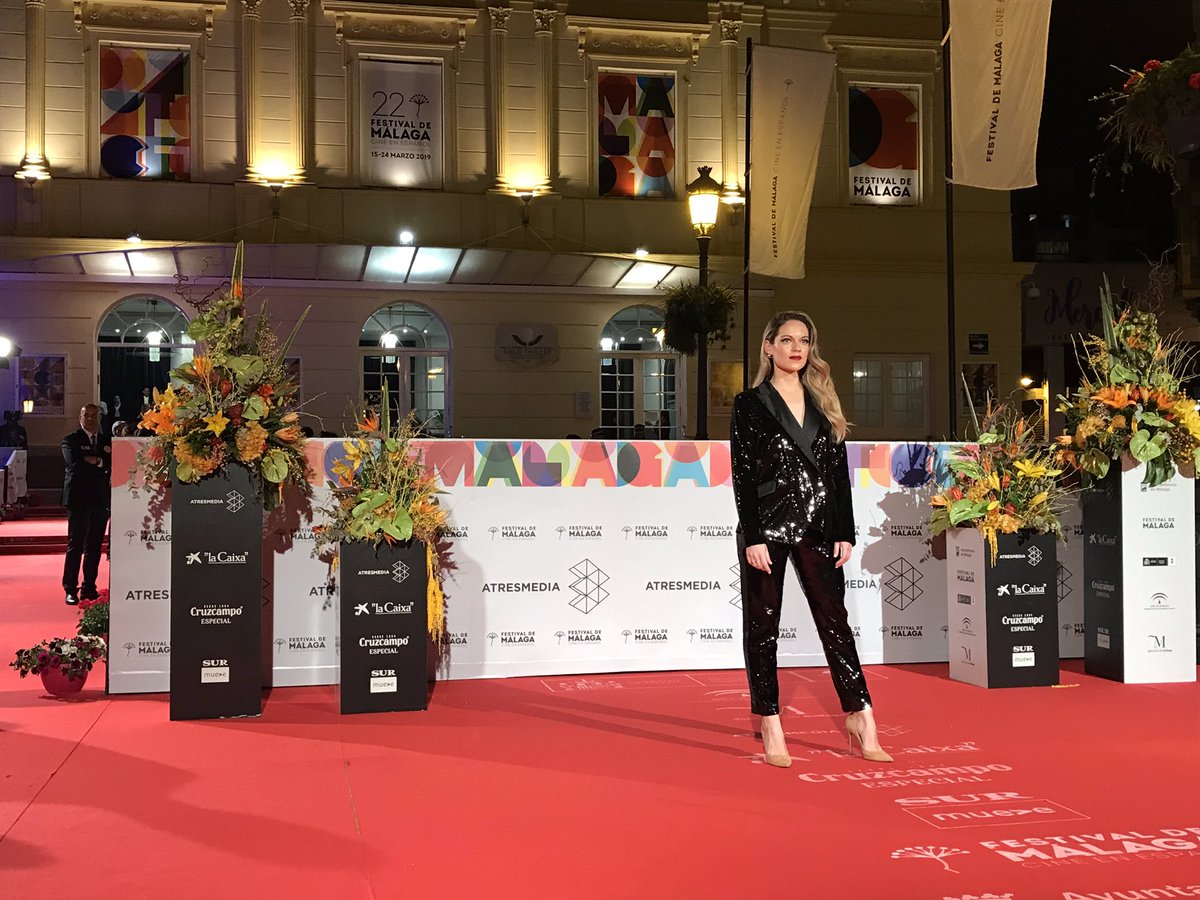 festivalmalaga's tweet photo. ✨ ¡Llega a la #AlfombraRoja el equipo de @findemenguante, largometraje dentro de ZonaZine! ¡Bienvenidos! #22FestivalMálaga https://t.co/p3Zsh1sdgs