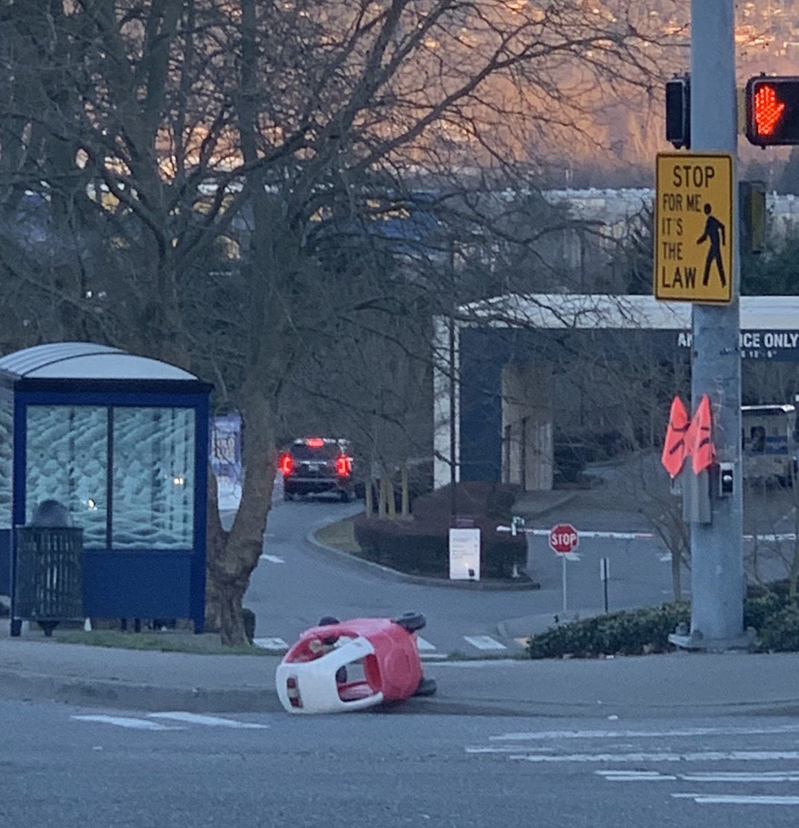 dtouma5's tweet photo. @TracyTTraffic See what happens when you let toddlers drive 😃 https://t.co/S1UfZOTcnq