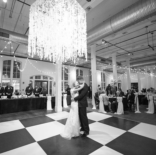 PalmettoDuo's tweet photo. I love this checkboard dance floor and 5000+ petal chandelier for Megan &amp; John’s first dance at 701 Whaley!  @701whaley @murphyweddings https://t.co/ipNlHRncCG https://t.co/ZxTlxbeGK5