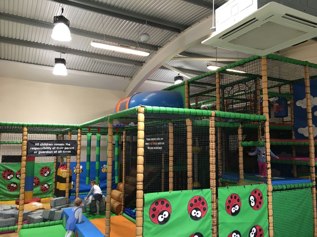 I struggle finding indoor things to do with both kids. The Little Seedlings soft play @dobbies in Stonehouse is a perfect place for both ages! And I get to sit and eat 🍰Where do you like to take the kids when it’s cold and rainy? #funwithkidsindoors #gloucestershirefamily