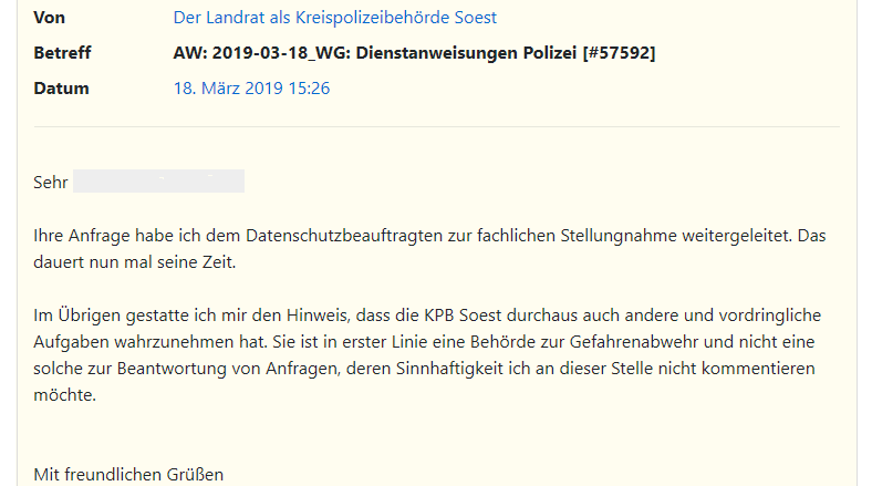 fragdenstaat's tweet photo. Wer sagt der Polizei in Soest, dass es auch zu ihren Aufgaben gehört, sich an das Gesetz zu halten? #IFG 
https://t.co/5tPIwxkzNJ https://t.co/Bj1UrSMS4Y