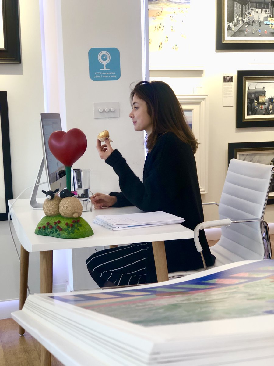 Monday's are better with cake, I have a feeling these won't be in the office for long!
#marketing #branding #tea #agency #graphic