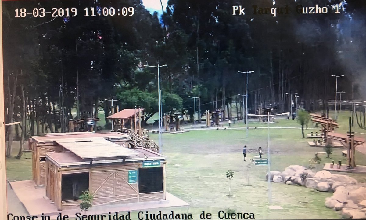 CSC_CUENCA's tweet photo. Apoyamos a la seguridad en los megaparques a través de sistemas de videovigilancia. 

Desde nuestra Sala de Monitoreo visualizamos los espacios públicos La Libertad, Ictocruz, De La Luz y Tarqui - Guzho, lugares creados para la sana recreación de las familias cuencanas. https://t.co/OD4eYz1JEH
