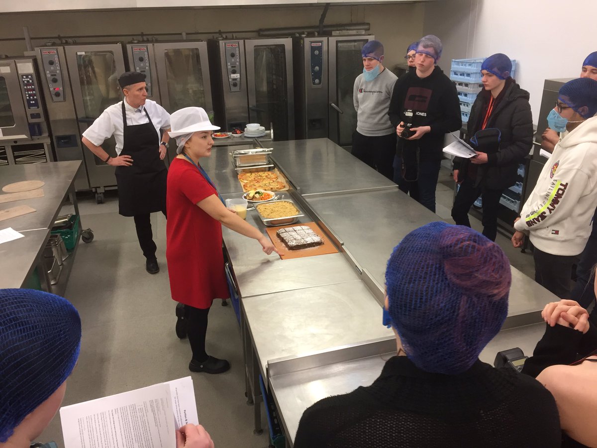 LCCCMJ's tweet image. #journalism students had a fun afternoon taking photos (and tasting!) delicious meals prepared by @catering_leeds for #Leeds schools. Back at college they will use their #pagelayout and #writing skills to #design brochures for parents &amp;amp; headteachers #workexperience