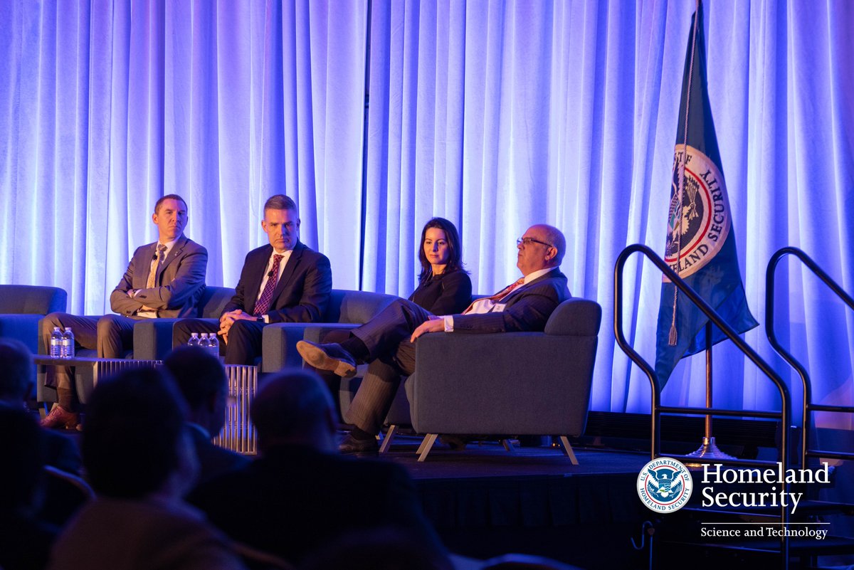 dhsscitech's tweet image. This morning #SciTechShowcase featured a great discussion on filling in the technical gap for gov&apos;t &amp;amp; industry. S&amp;amp;T&apos;s Nadia Carlsten shared how @dhsscitech is working to make connections with marketplace + investor communities to keep pace &amp;amp; evolution of #cyber solutions.