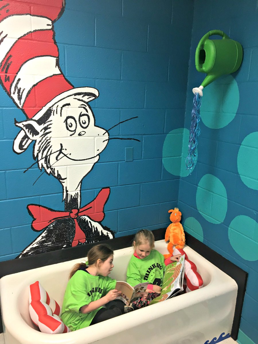TCSPublic's tweet photo. The Ben Carson Reading Room at Bel-Aire Elementary is absolutely spectacular!  It was dedicated this morning and students love it!  #tcspublic #belairebees #funspacetoread https://t.co/ThvEEEb8b4