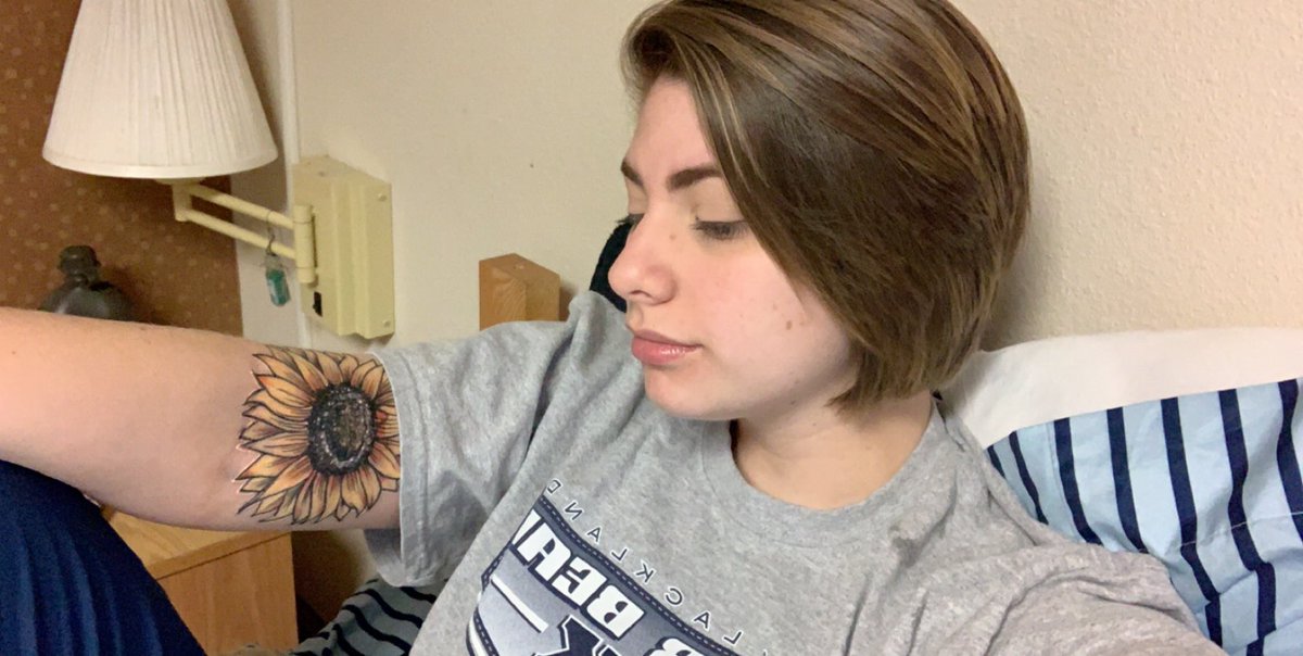 LumiiToons's tweet photo. Photo dump because Iβm playing with my new phone camera #tuesdaySelfie #issagaygirl https://t.co/iSgZPNvnTY