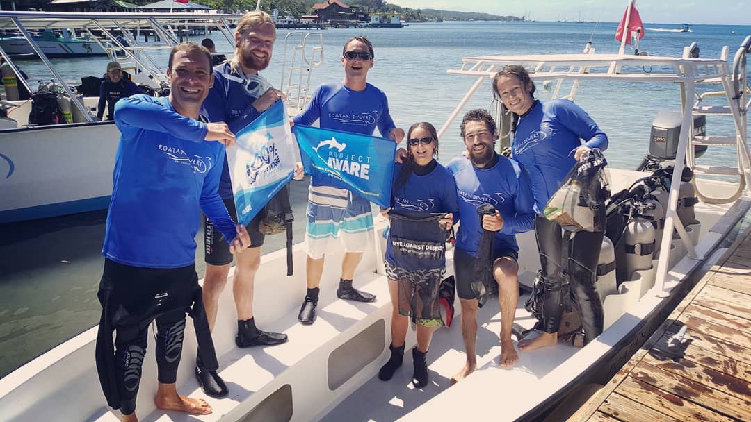 padiaware's tweet photo. Do you make your dives count for a clean ocean? Be part of the #NextMillion2020 and make #EveryDiveaSurveyDive to protect what you love 🌊💙 #100AWARE #DiveAgainstDebris #OneMillionLess #Bepartofthesolution #Protectwhatyoulove https://t.co/UdNVkygz9R