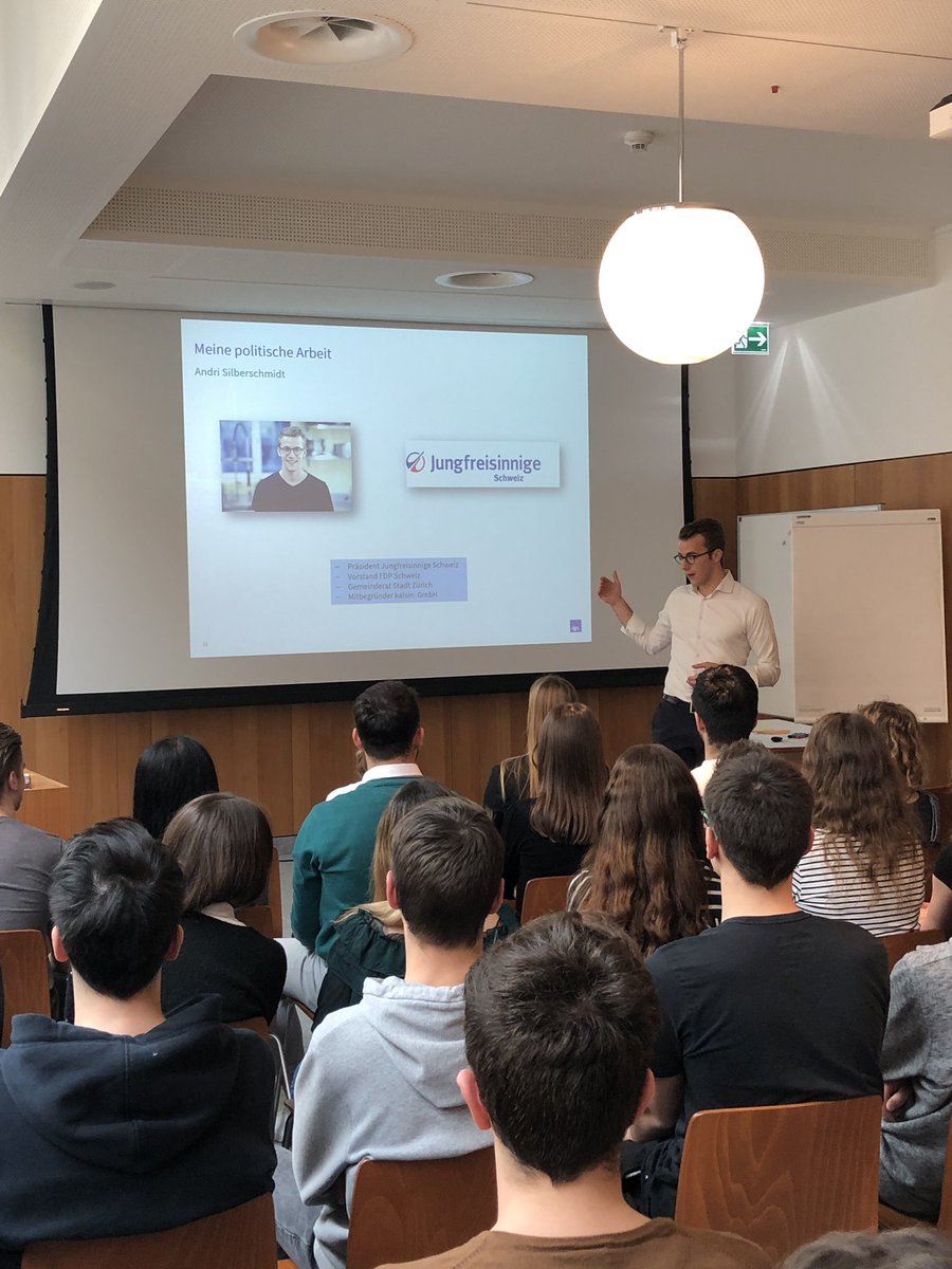 sevihosang's tweet photo. Das war cool! Interessanter Workshop mit Lernenden der AXA und @andrisilbi_ zu Klima&amp;Nachhaltigkeit im Rahmen der Kampagne #VerändereDieSchweiz @engage_ch. Danke allen! @AXA_Schweiz https://t.co/0kLGKWonGh