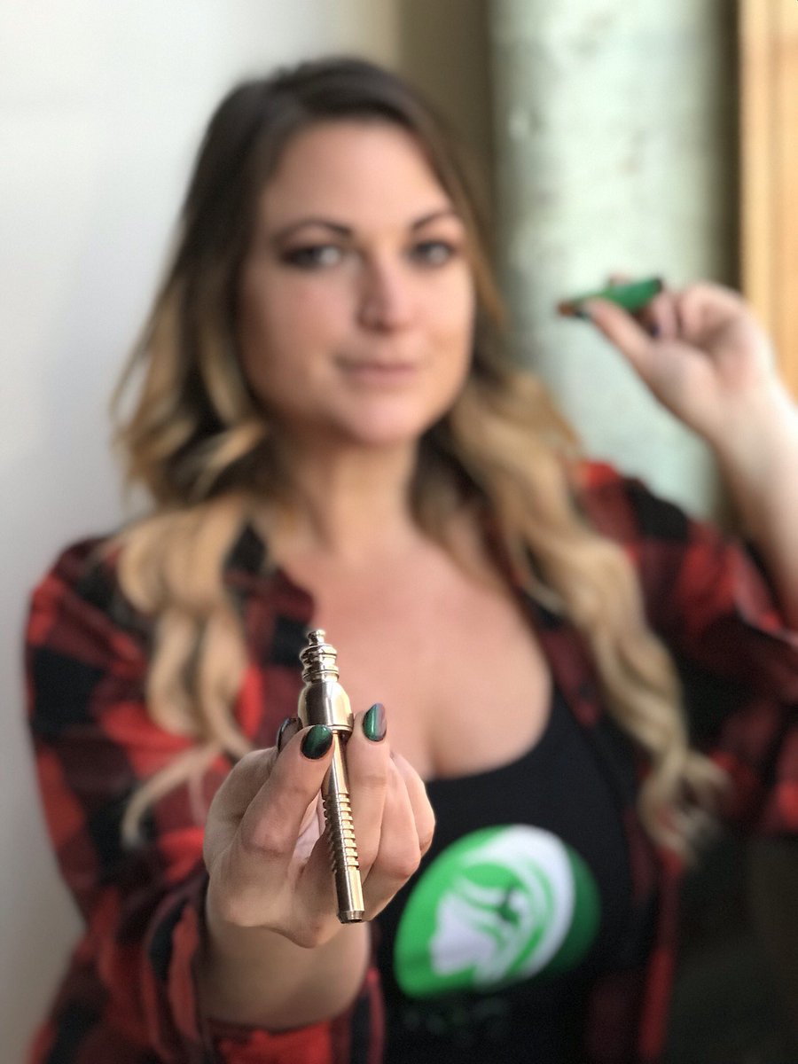 GreenGoddessSup's tweet photo. https://t.co/2ohwjaV7ol #onehitter #onehitterquitter #weed #herb #stoner #stoners #cannabis #staylifted #higherthanyou #kush #indica #sativa #blunts #bluntsfordays #bluntculture #thatsdope #plantsoverpills #somegirlsgethigh #topshelf #topshelflife #stonerfriendly #blazeit https://t.co/5s5CLx6SXZ