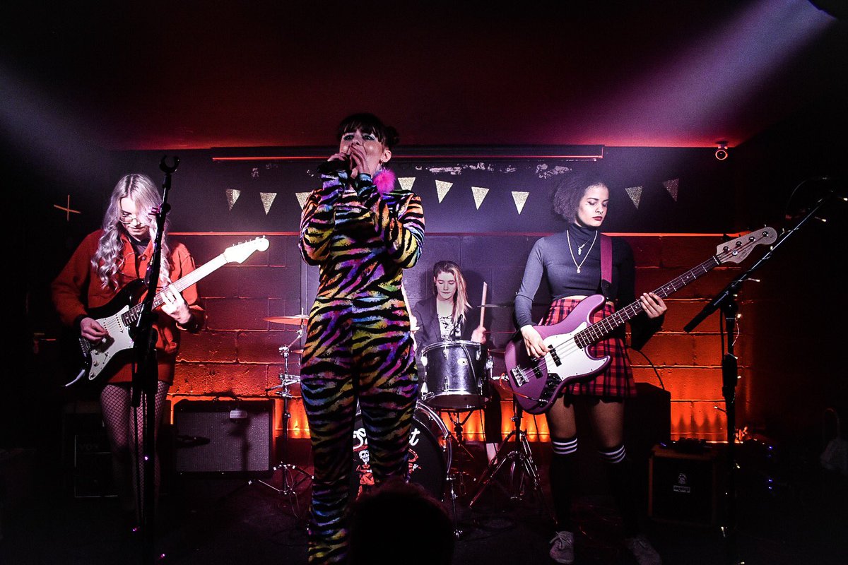 poppedmusic's tweet photo. A Friday night in Manchester was just right for @glamgigpics as our old friends @scarletbanduk headlined @zenaeventsUK night with @DollieDemi and @OranjeMusic.

https://t.co/iPUdvRv6lX https://t.co/alaurW0sIP
