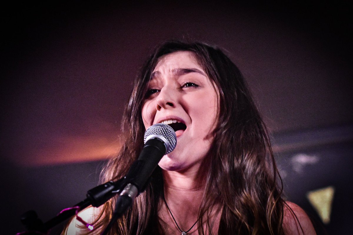 poppedmusic's tweet photo. A Friday night in Manchester was just right for @glamgigpics as our old friends @scarletbanduk headlined @zenaeventsUK night with @DollieDemi and @OranjeMusic.

https://t.co/iPUdvRv6lX https://t.co/alaurW0sIP