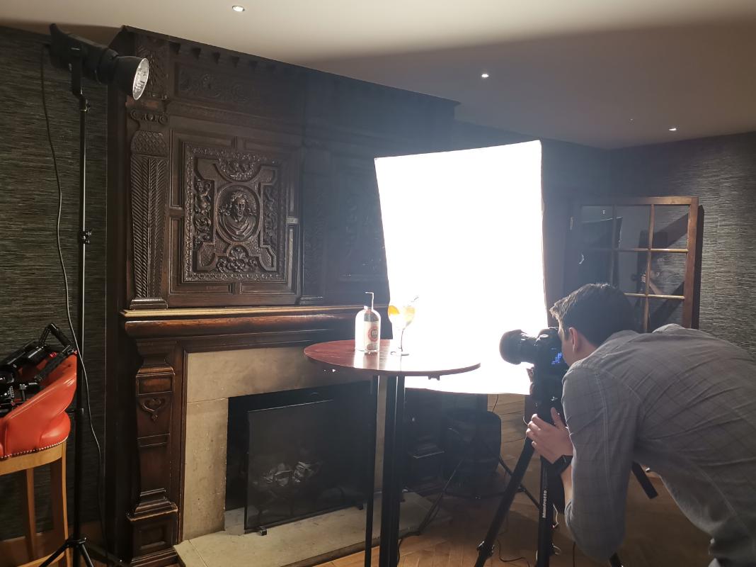 LittleNutsVideo's tweet photo. Getting boozy on a Monday afternoon, all in the name of work...
@GreatFosters filming is always a great set! 🍋🍸 #GreatFosters #Filming #Location #SetLife #LittleNuts https://t.co/Xq4a6JOweP