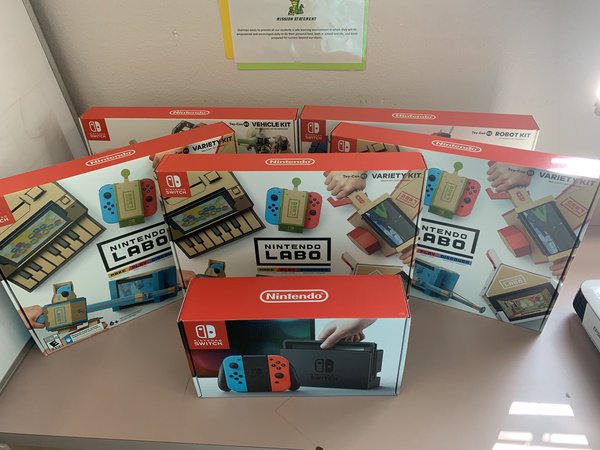 keefe67's tweet photo. Just received my @NintendoAmerica Switch and #Labo sets … time to get going with small groups :) @shermangators @NampaSD_CIO @loraevanouski #EdTech #FutureReady —> #NOWReady #STEMGaming https://t.co/RuNdNZRGnB